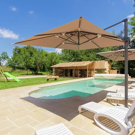 Holiday home Large With Private Garden Nantheuil