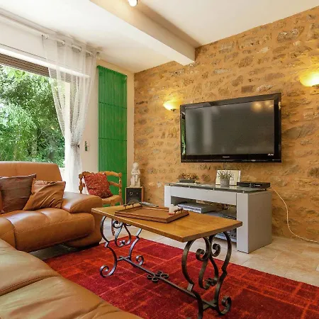Σπίτι διακοπών Large With Private Garden *