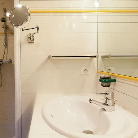 Large With Private Garden Holiday home *