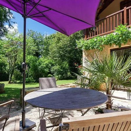 Σπίτι διακοπών Large With Private Garden *